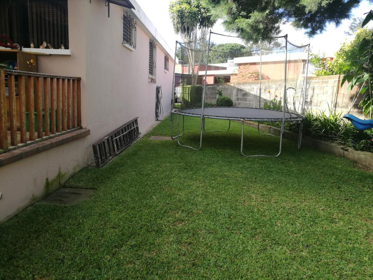 Casa Familiar La Arboleda Lejlighed Ciudad Guatemala Eksteriør billede